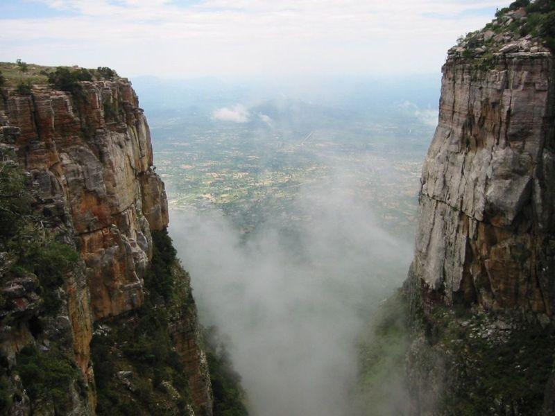 Foto: Angola-Fenda de Tundavala
