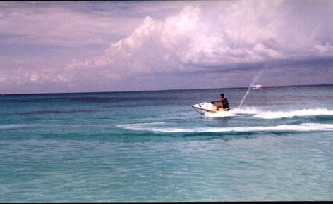 Foto: Dominik�nsk� republika-Blbnut� na vodn�m sk�tru