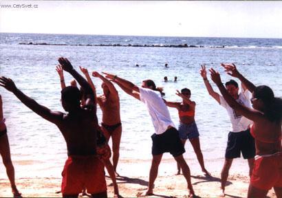 Foto: Dominik�nsk� republika-Rann� aerobic na pl�i