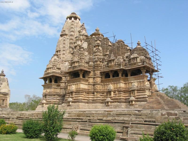 Foto: Indie-Khajuraho - chr�my s erotick�mi v�jevy