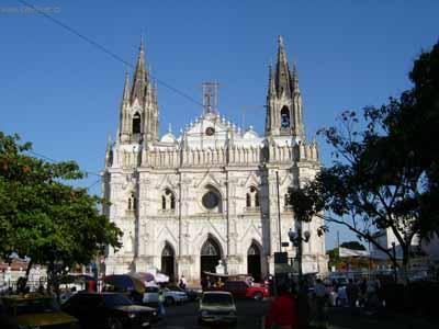 Foto: Salvador-Santa Ana - katedr�la
