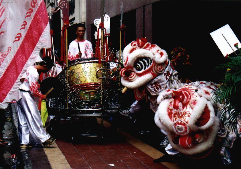 Foto: Singapur-Za odhozen� pap�rku v�s stihne krut� trest.