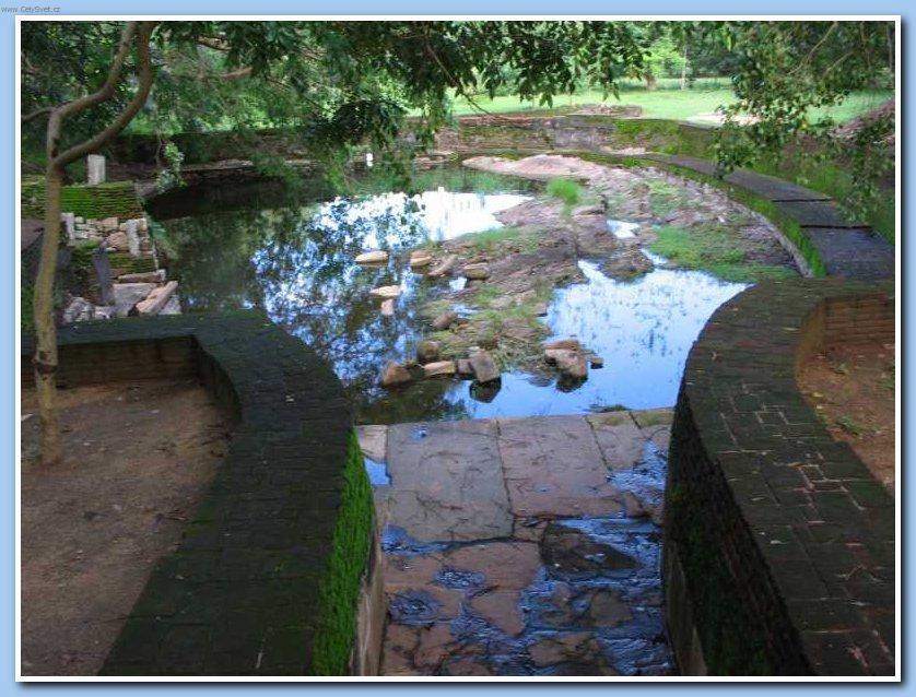 Foto: Sr� Lanka-kr�lovsk� l�zn�