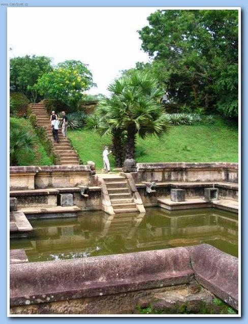 Foto: Sr� Lanka-kr�lovsk� baz�n