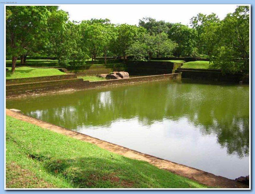 Foto: Sr� Lanka-Vodn� zahrady v Sigiriyi