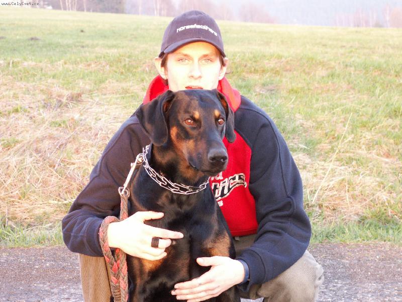 Foto: to je m�j p�n��ek-r�d se toul�m s p�n��kem, norm�ln� tento obojek nenos�m