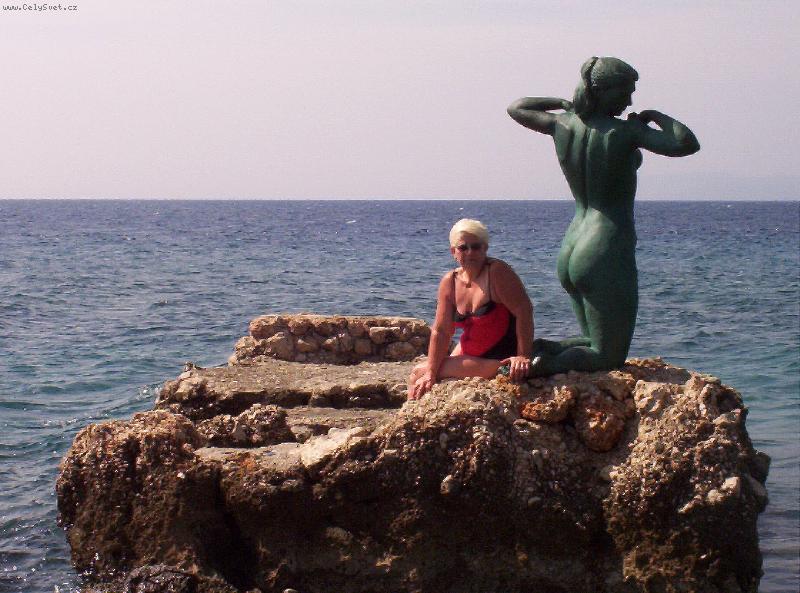 Foto: Mo�sk� panna v Podgo�e-p�i kr�sn�m koup�n� v mo�i