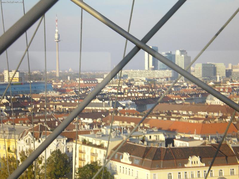 Foto: Der Sch�nbrunner-.. chcete ��dit? Sta�� nastoupit, za chv�li odj�d�me ..