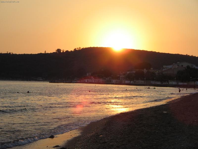 Foto: �zdere-Z�pad slunce na pl�i v �zdere