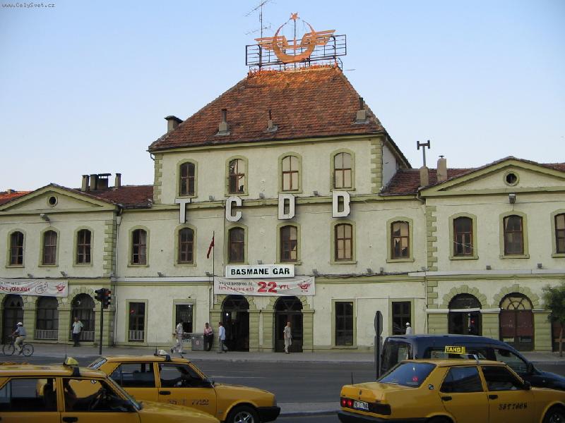 Foto: Izmir-Vlakov� n�dra�� v Izmiru