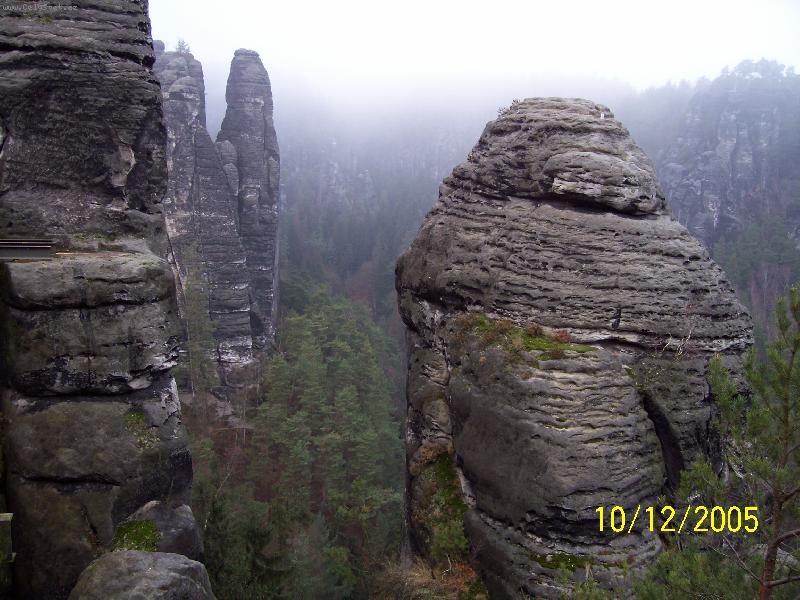 Foto: Neurathen-Felsenburg- poz�statky star�ho hradu