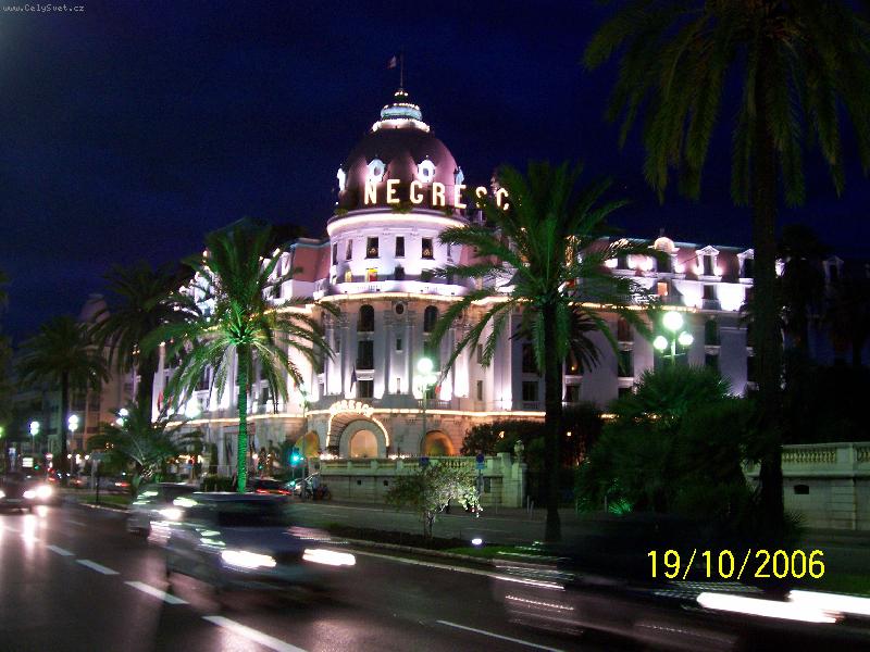 Foto: Nice-Legend�rn� hotel Negresco v Nice