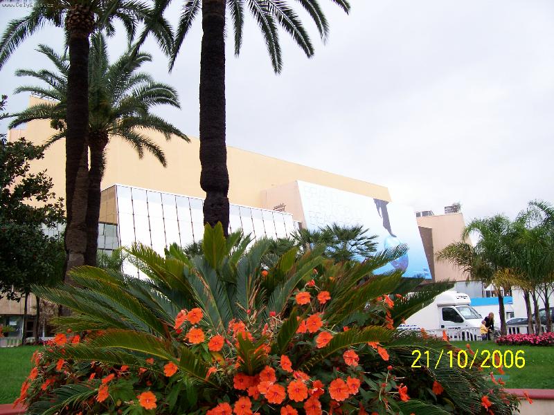 Foto: Cannes-Festivalov� a kongresov� pal�c v Cannes.