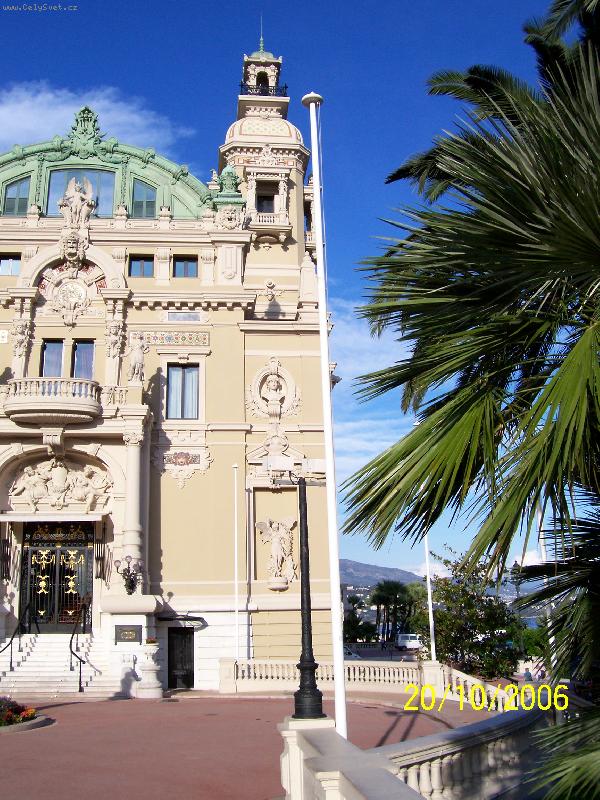 Foto: Monako-Sv�tozn�m� casino v Monte Carlu.