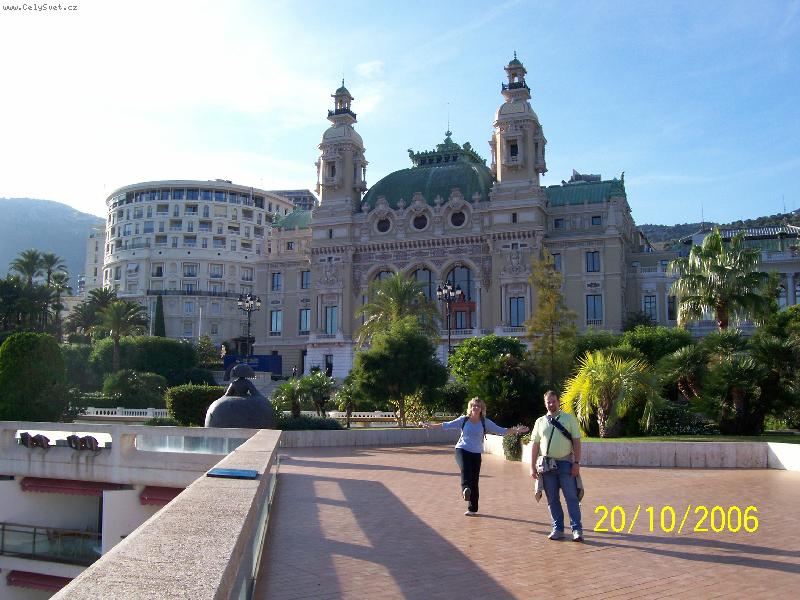 Foto: Monako-Sv�tozn�m� casino v Monte Carlu.