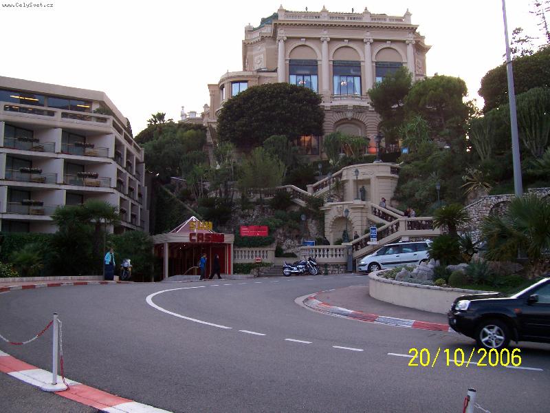 Foto: Monako-Sv�tozn�m� casino v Monte Carlu.