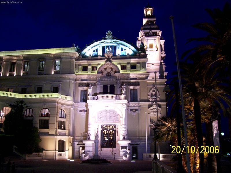 Foto: Monako-Sv�tozn�m� casino v Monte Carlu.