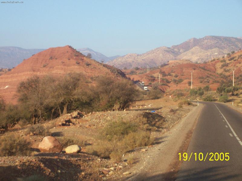 Foto: Atlas-Cestov�n� p�es poho�� Atlasu z Agadiru do Marak�e