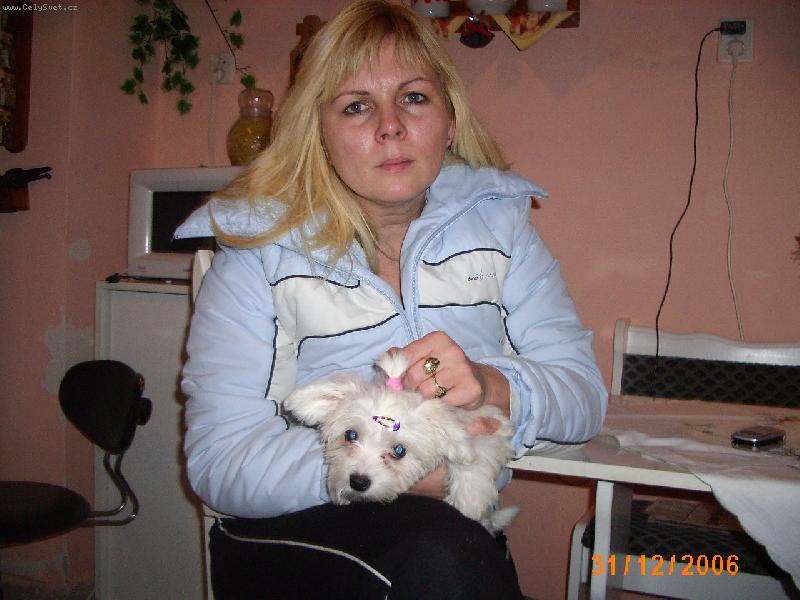 Foto: Co ��k�te?Slu�� mi to,�e?!U� nos�m cul��ek.-Aishinka