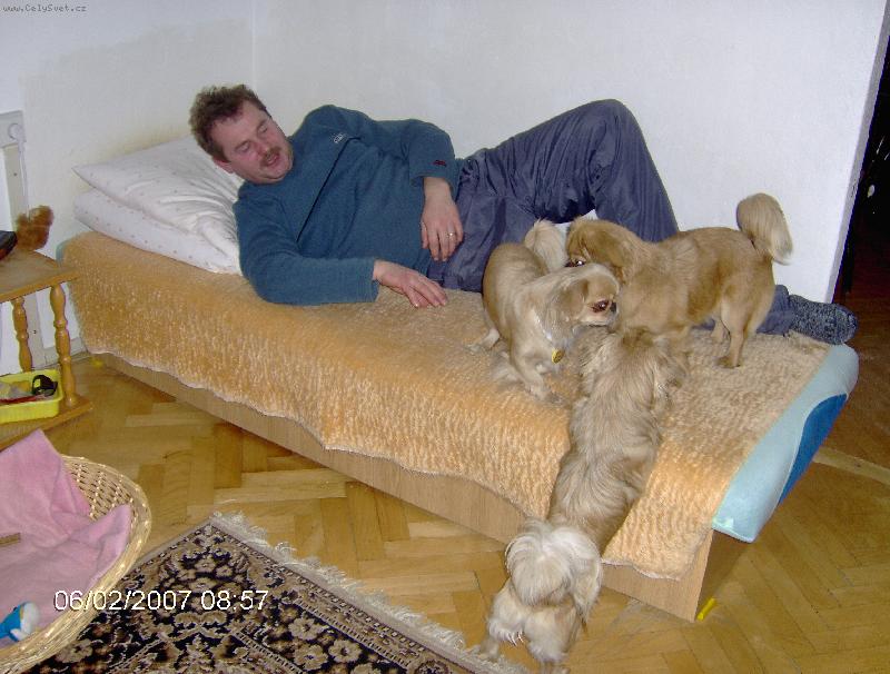 Foto: Tak sa tu m�me niesto my!!!-Nemysli� v�ne, �e si bude� lebedi� na na�ej posteli?