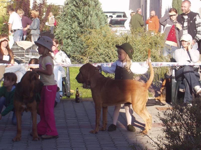 Foto: Mal� vystavovatelka-Eli�ka s Esther Roborovski