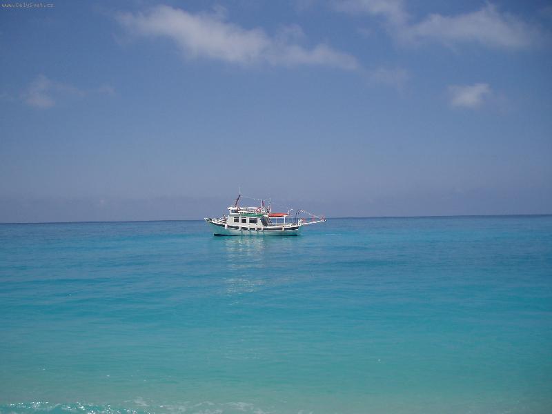 Foto: Na konci sv�ta....-Ostrov Lefk�da - z�padn� pob�e��