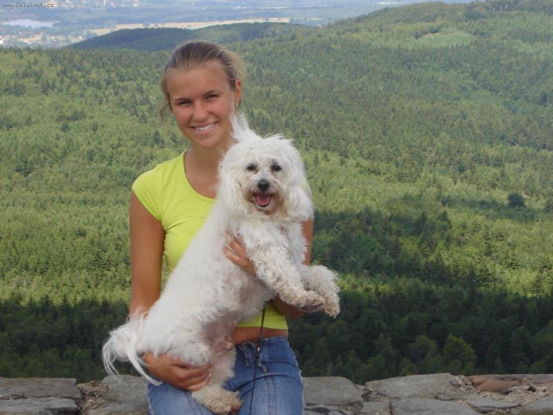 Foto: Den�sek a Terezka-Na nejvy��� horu Lu�ick�ch hor-Lu�i.....jsem do�el po sv�ch