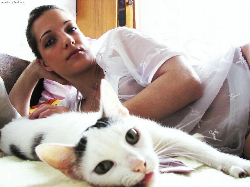 Foto: Ko���i�ka s My���kou:o)))-...je tam moje ko�i�ka,s moj� My�kou..:o))