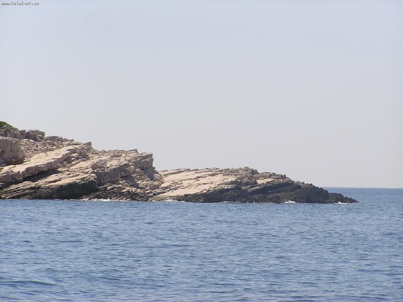 Foto: Utes uprost�ed mo�e