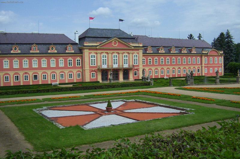 Foto: Kr�sn� z�mek v Dob��i