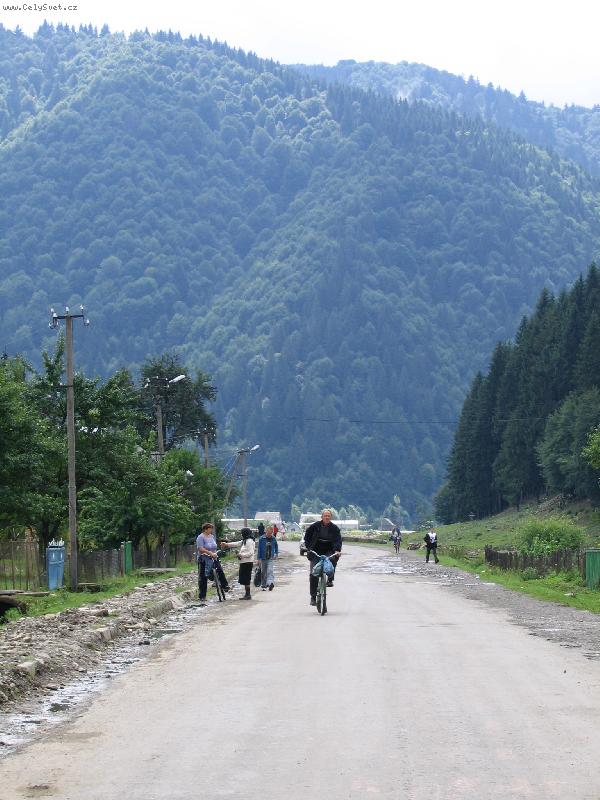 Foto: Kolo�ava-Tak vypad� hlavn� cesta v Kolo�av�