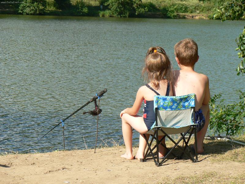 Foto: N�m mo�e nechyb� ...-Ad�mek s Kl�rkou na leto�n� dovolen�