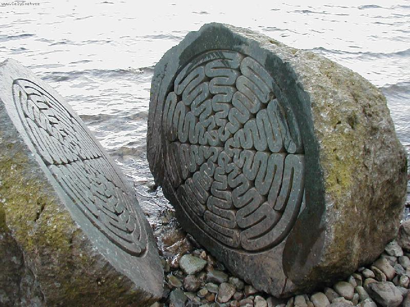 Foto: kamenn� obraz-zvl�tn� k�men jsme na�li u jezera v Lake District