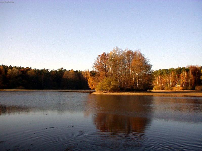 Foto: Podzim u rybn�ka-Hlubok� u Holic