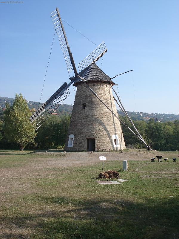 Foto: Szentendre-skanzen-V�trn� ml�n