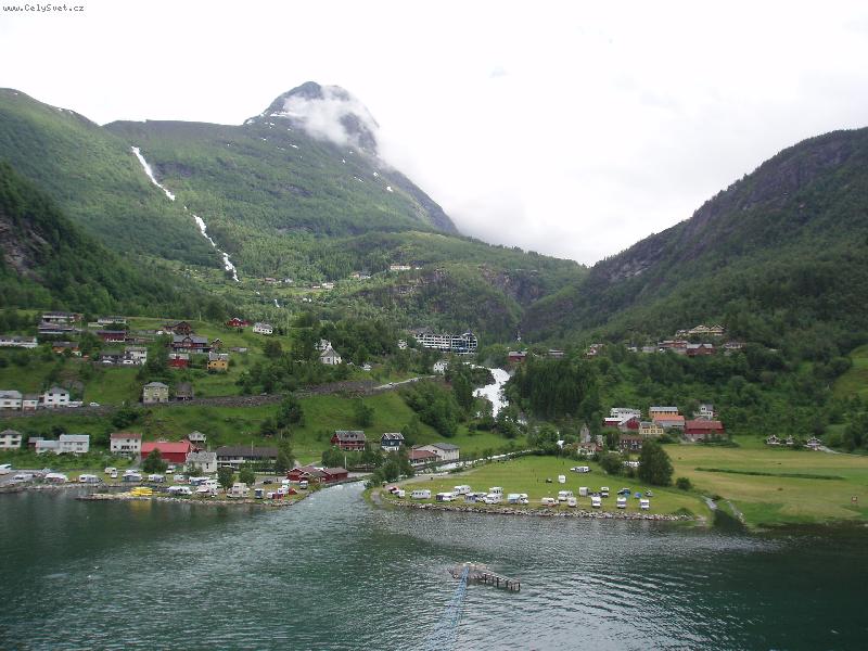 Foto: Fjord Giranger-Foto ze zaoce�nsk�ho porn�ku Delfin Renaissance