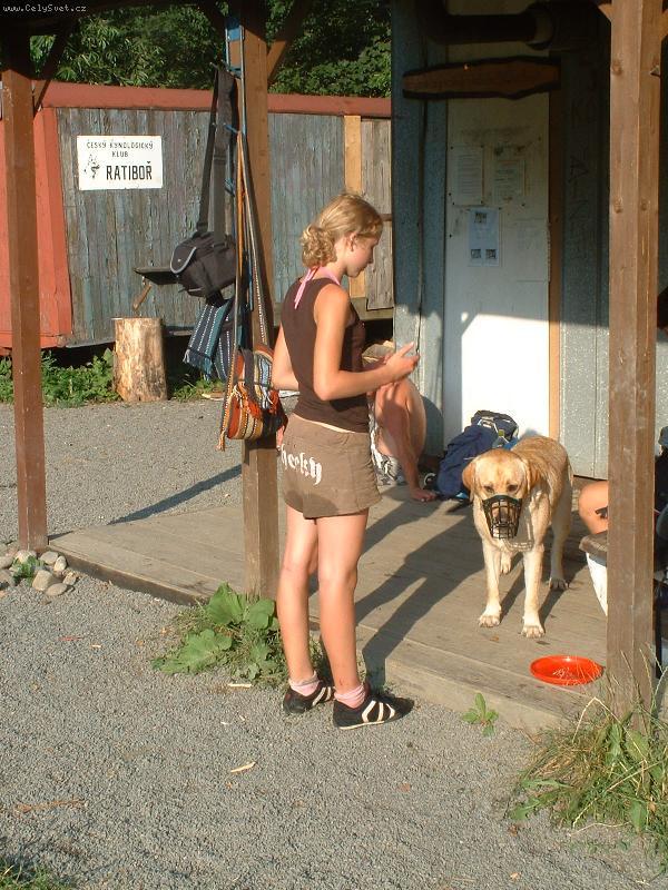 Foto: Bady s n�hubkem ...-Jako kdyby ��kal: " Jak si mi to molha ud�lat ... "