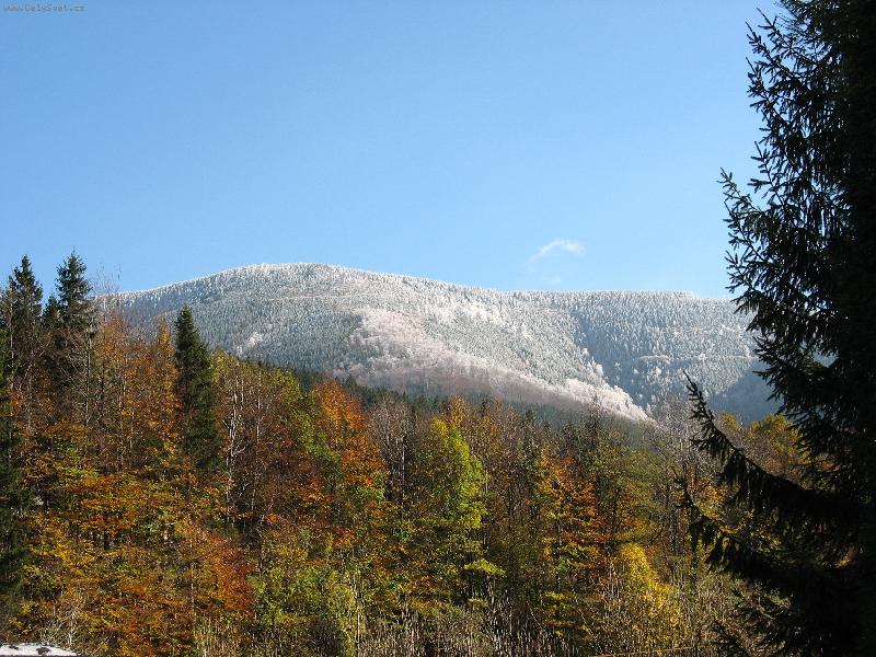 Foto: Smrk-Beskydy - leto�n� prvn� mr�z na ho�e Smrk