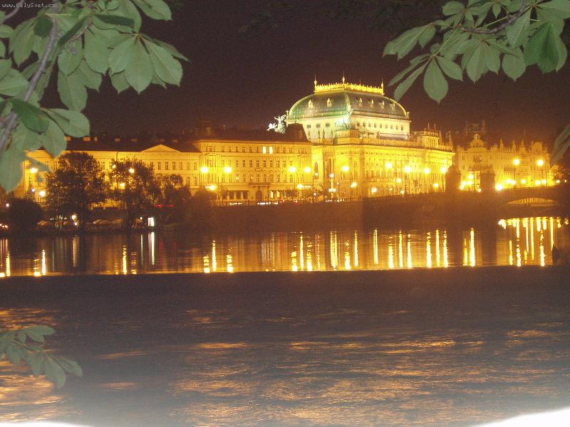 Foto: Praha-Toulky no�n� Prahou