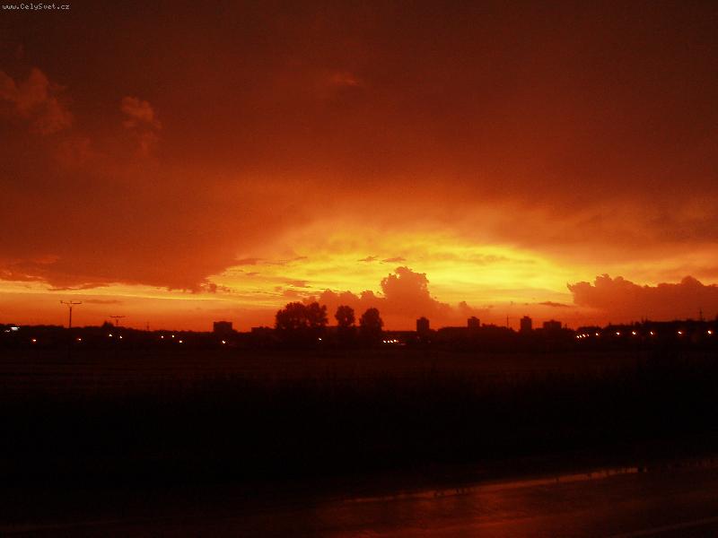 Foto: Z�pad slunce-Jako by ho�elo..