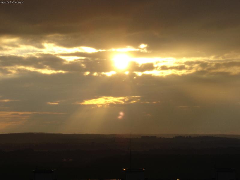 Foto: Nebe-Z�pad slunce