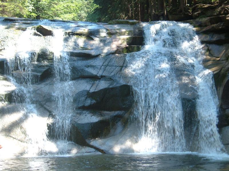 Foto: vodopady-krasne vodop�dy z Harachova