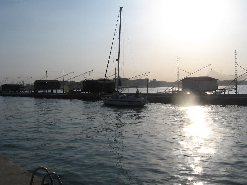 Foto: Nejkr�sn�j�� z�pad slunce v p��stavu-p��stav