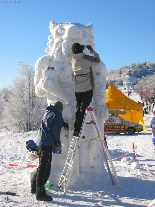 Foto: Tvo�en� Radegasta-Na Pustevn�ch - ledov� sochy