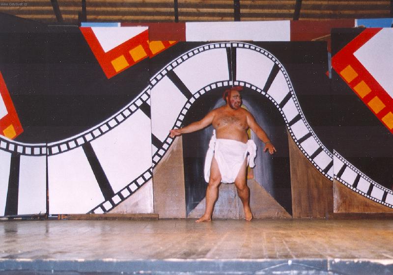 Foto: spectacle Djerba-Ned�ln� hotelov� vystoupen� host�, Mimino v akci. U� nikdy m� ktomu nikdo nedonut�.