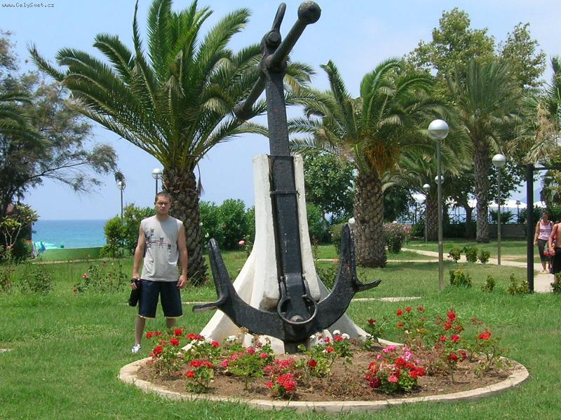 Foto: V�te, jak� b�emeno je v �ivot� nejt잚�? Nem�t co n�st.