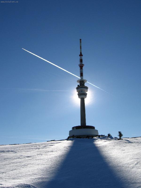 Foto: Kostky ve tm�-Fotografie vys�la�e na Prad�du, b�ezen 2007