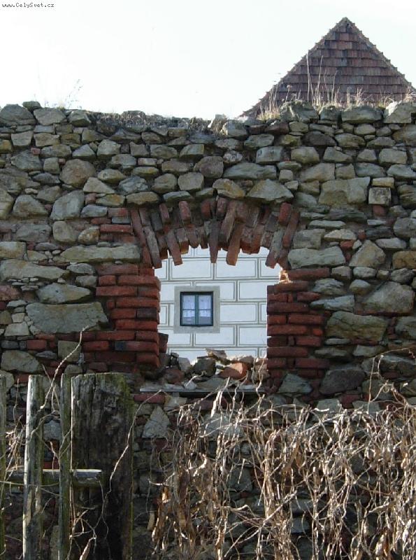 Foto: Okna-Tvrz KLOKO��N