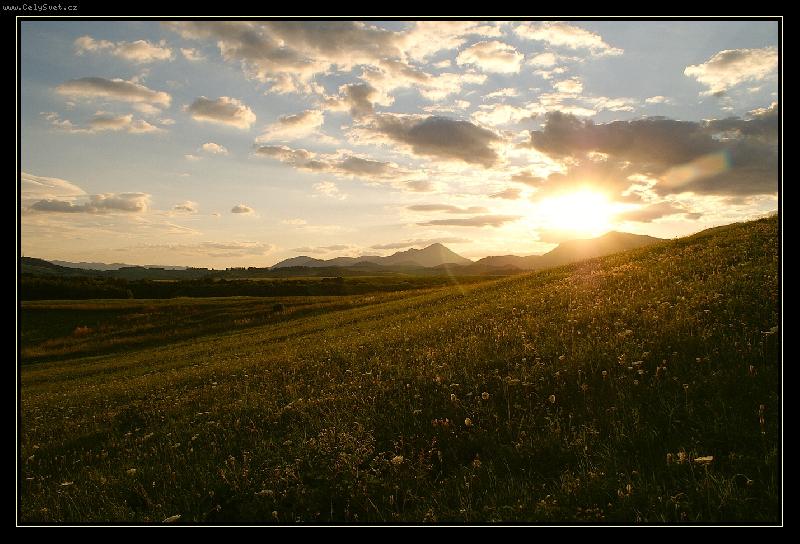 Foto: Podve�er-... z�padofka ze Slovenska