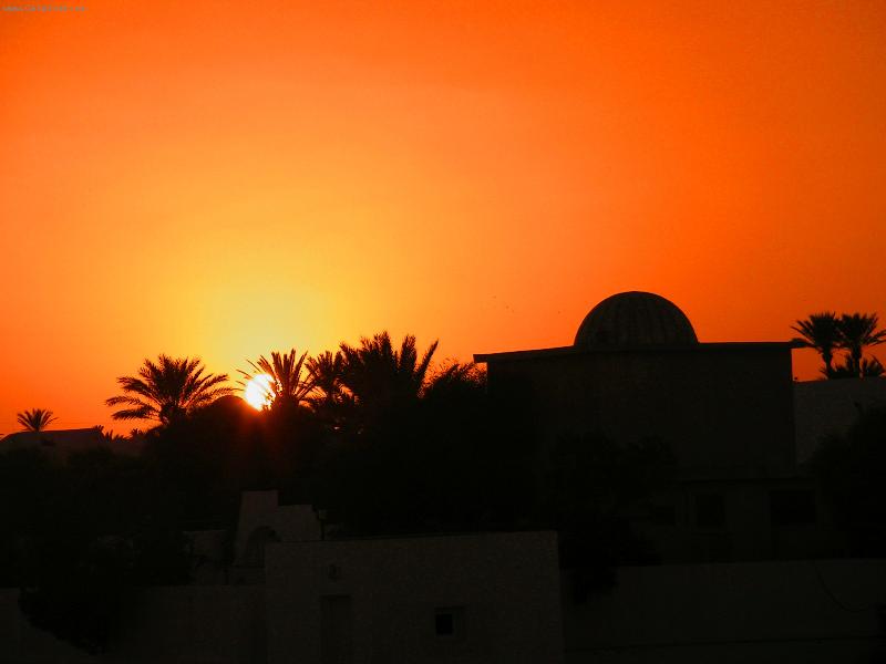 Foto: Trocha exotiky-Z�pad slunce na Djerb�